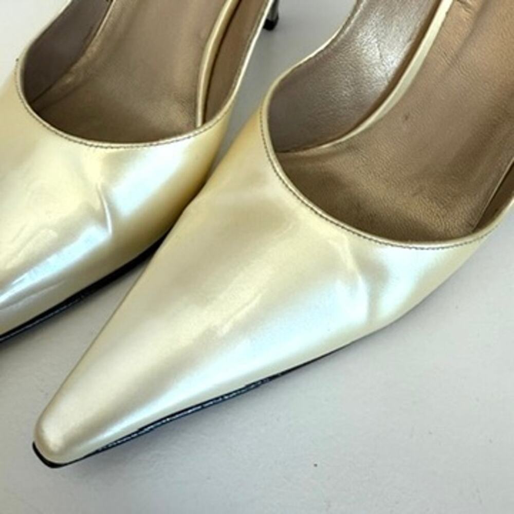 STUART WEITZMAN Slingback Heels Ivory Patent Leather Pointed Toe Size 5 Evening - Picture 9 of 11